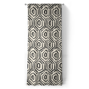 Torrance Black & Ivory in Long (50" x 96") Size