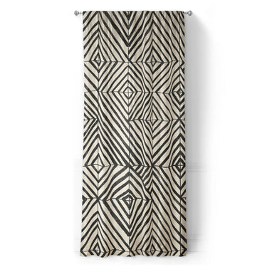 Ludwig Black & Ivory in Long (50" x 96") Size