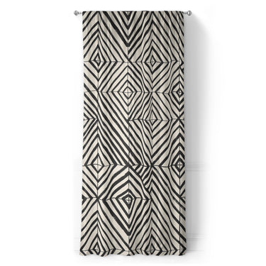 Ludwig Black & Ivory in Long (50" x 96") Size