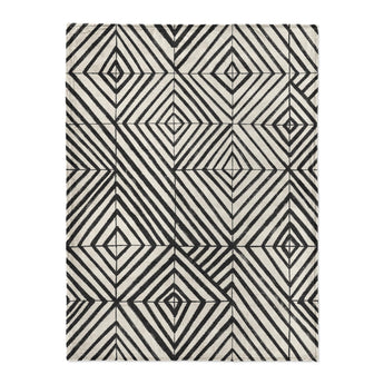 Ludwig Black & Ivory in Large (60" x 80") Size