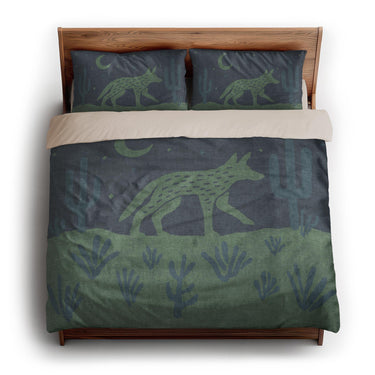 Desert Coyote Midnight Blue & Sage Green king - microfiber - Natural Backing
