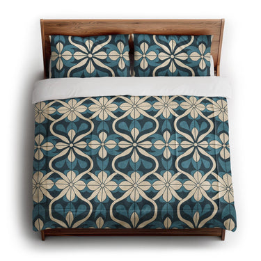 Mattheo Blue & Ivory in King (104" x 88") Size