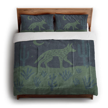Desert Coyote Midnight Blue & Sage Green in King (104" x 88") Size