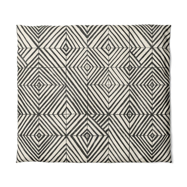 Ludwig Black & Ivory in King (104" x 88") Size