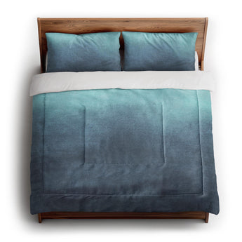 Kieran Watercolor Teal Ombre in King (104" x 88") Size