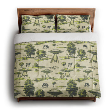 UFO Cow Abduction Toile in King (104" x 88") Size