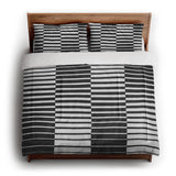 Spectra Black & White in King (104" x 88") Size