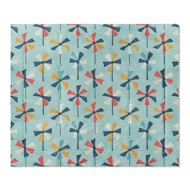 Breezy Pinwheels in King (104" x 88") Size
