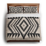 Reyno Black & Ivory in King (104" x 88") Size