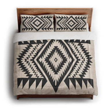 Reyno Black & Ivory in King (104" x 88") Size