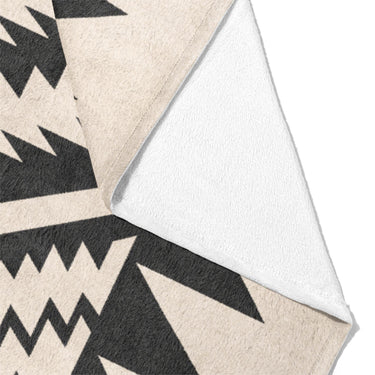 Reyno Black & Ivory Mockup Fleece Fold