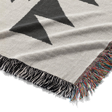 Reyno Black & Ivory Mockup Woven Detail