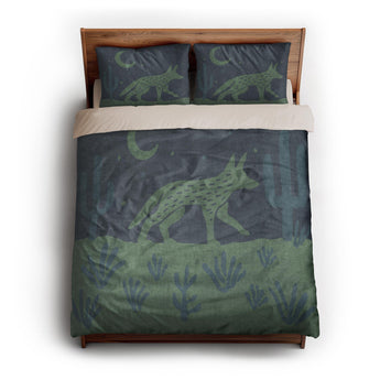 Desert Coyote Midnight Blue & Sage Green queen - microfiber - Natural Backing