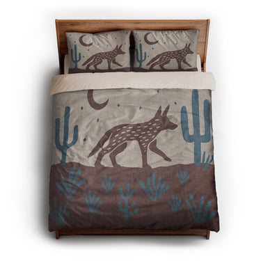 Desert Coyote Dark Red Clay & Dusty Blue queen - microfiber - Natural Backing