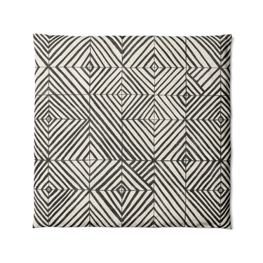 Ludwig Black & Ivory in Full/Queen (88" x 88") Size