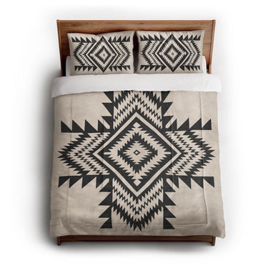 Reyno Black & Ivory in Full/Queen (88" x 88") Size