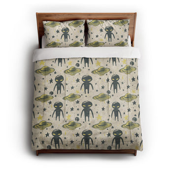 Space Aliens in Full/Queen (88" x 88") Size