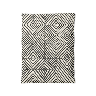 Ludwig Black & Ivory in Twin (68" x 88") Size