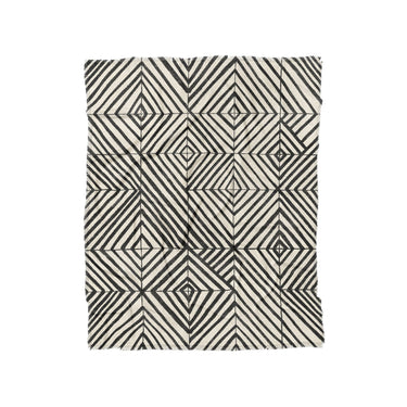 Ludwig Black & Ivory in Twin (68" x 88") Size